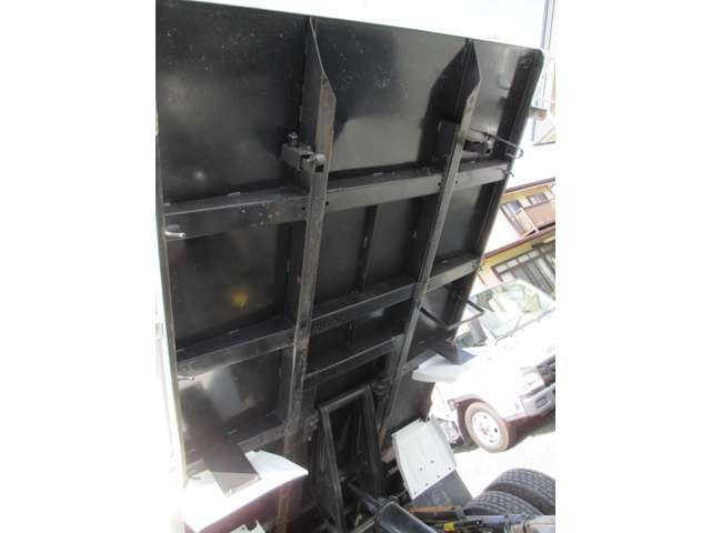 Isuzu Elf 9