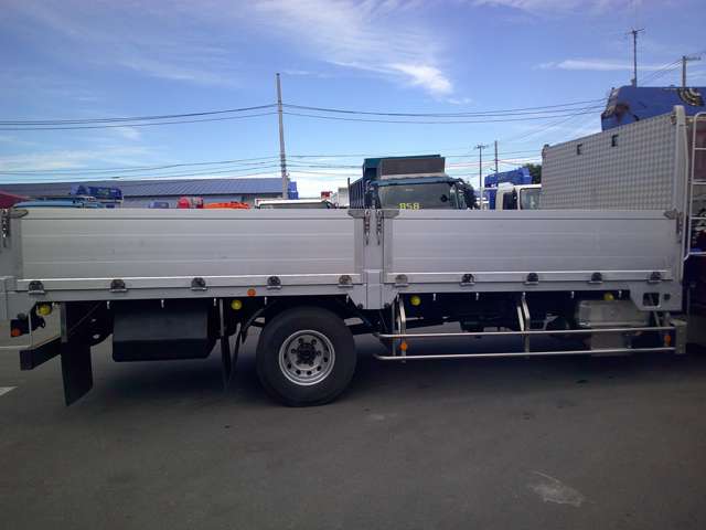 UD Trucks Condor 8