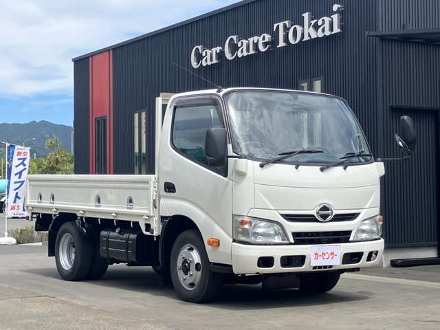 Hino Dutro 3