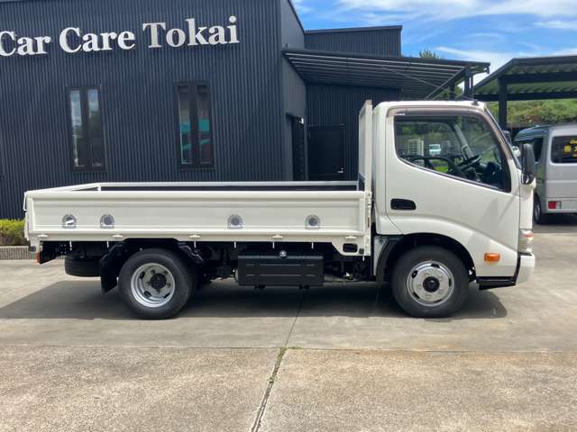 Hino Dutro 4