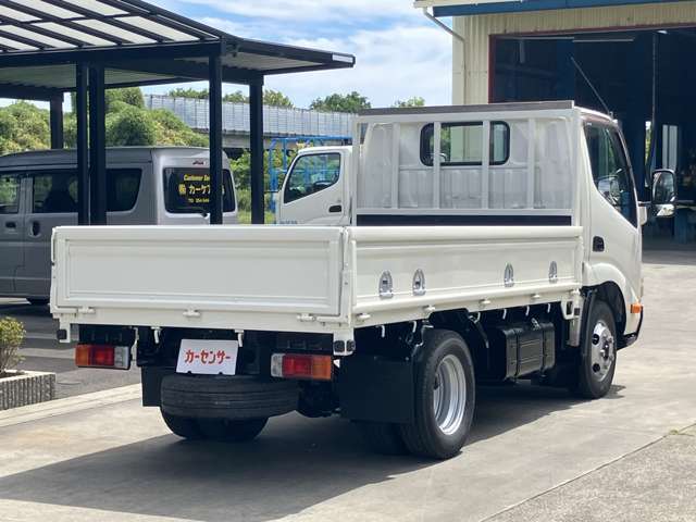 Hino Dutro 5