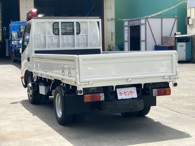 Hino Dutro 7