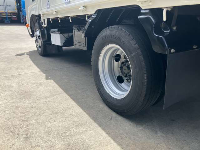 Hino Dutro 9