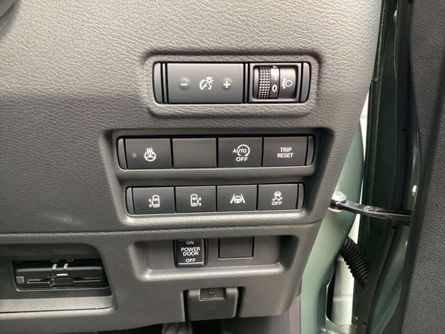 Mitsubishi Delica Mini 8