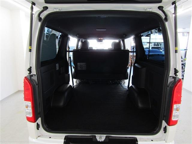 Toyota Hiace Van 8