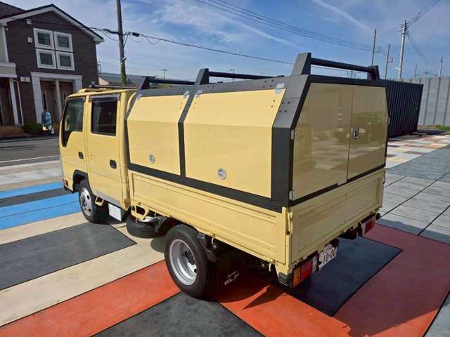 Isuzu Elf 6