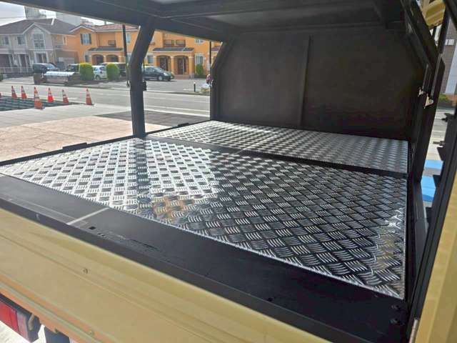 Isuzu Elf 10