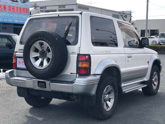 Mitsubishi Pajero 8