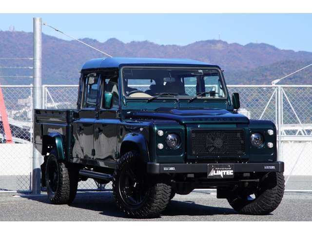 Land Rover Defender 4