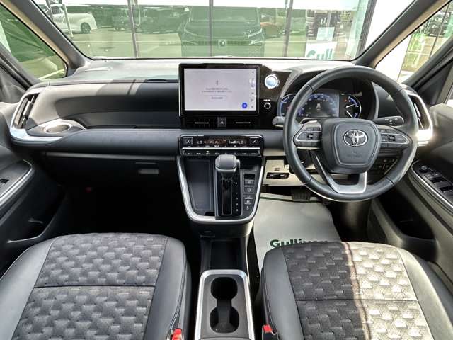 Toyota Voxy 4