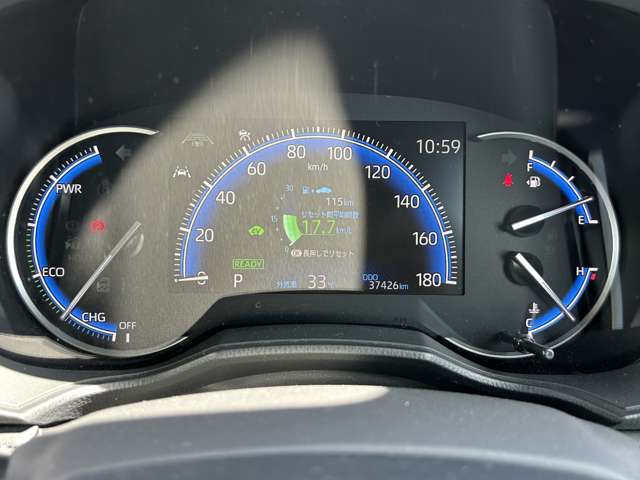 Toyota Voxy 9