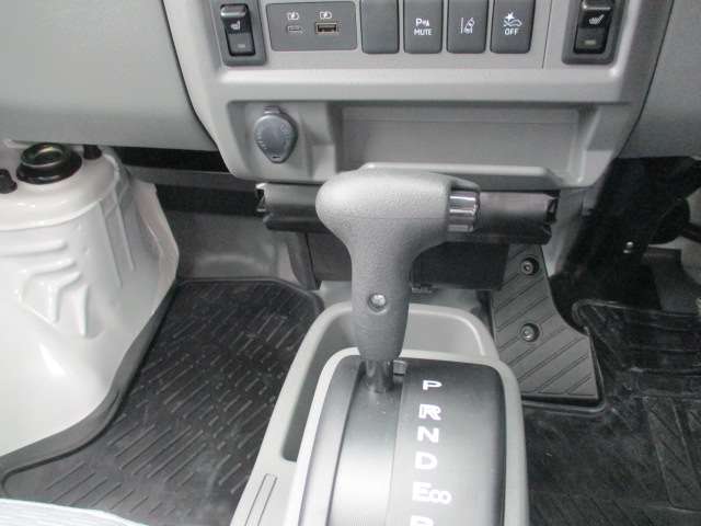 Mitsubishi Minicab EV 11