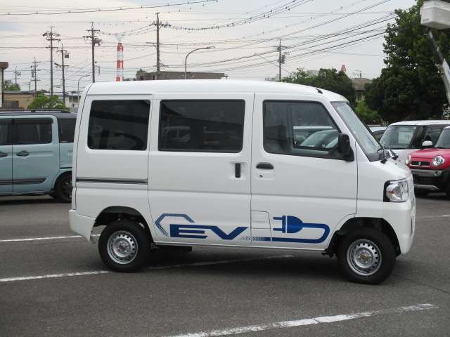Mitsubishi Minicab EV 5