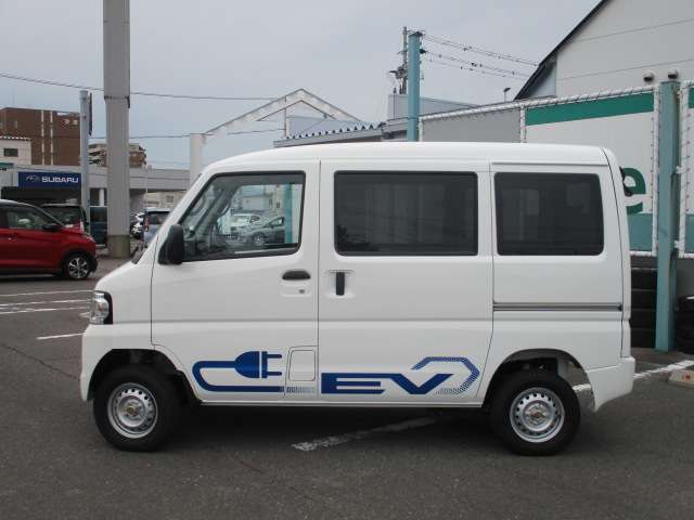 Mitsubishi Minicab EV 9