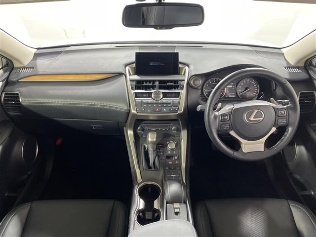 Lexus NX 6