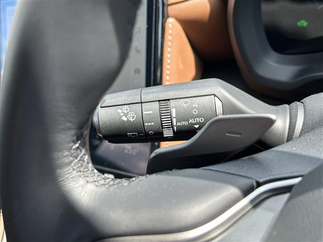 Lexus LBX 9