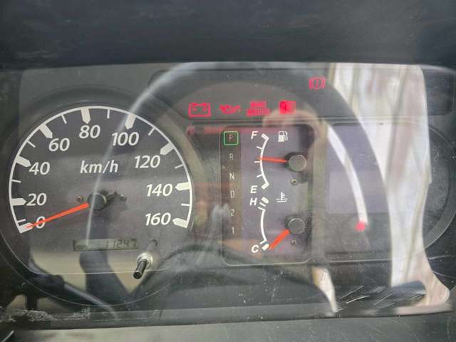 Isuzu Elf 12