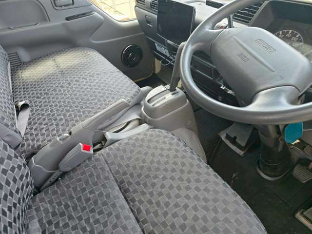 Isuzu Elf 10