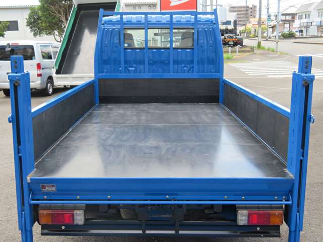 Hino Dutro 11