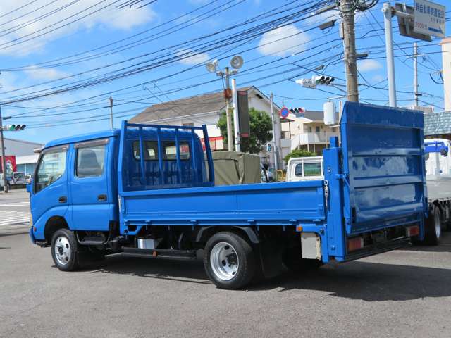 Hino Dutro 3