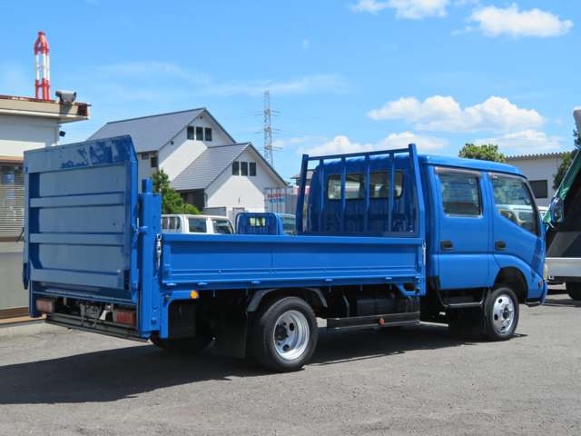 Hino Dutro 4