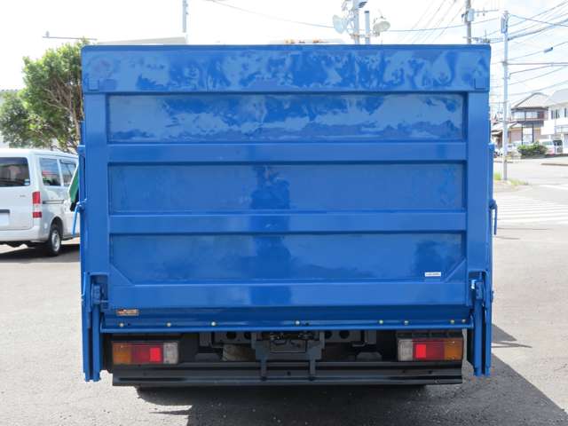 Hino Dutro 7