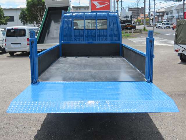 Hino Dutro 8