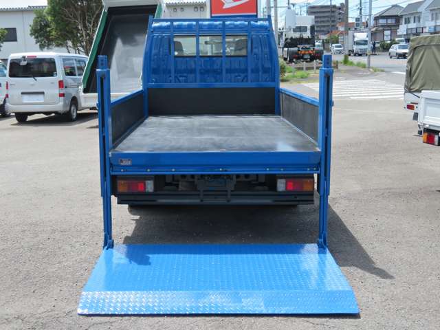 Hino Dutro 9