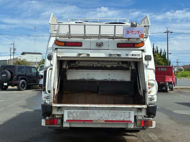 Hino Dutro 12