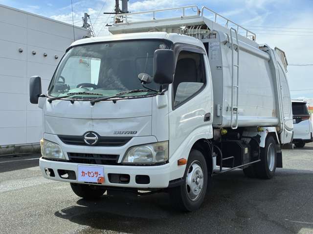 Hino Dutro 3