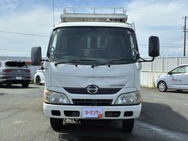 Hino Dutro 4