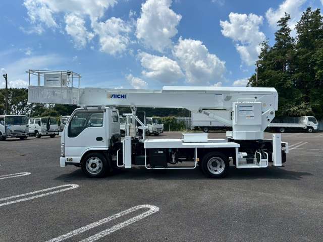 Isuzu Elf 8