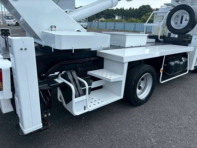 Isuzu Elf 10