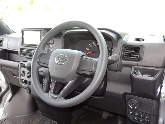 Daihatsu Hijet Cargo 7