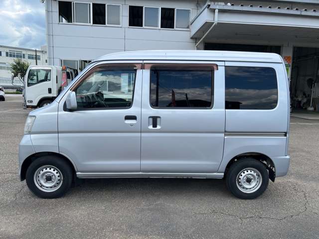 Daihatsu Hijet Cargo 11