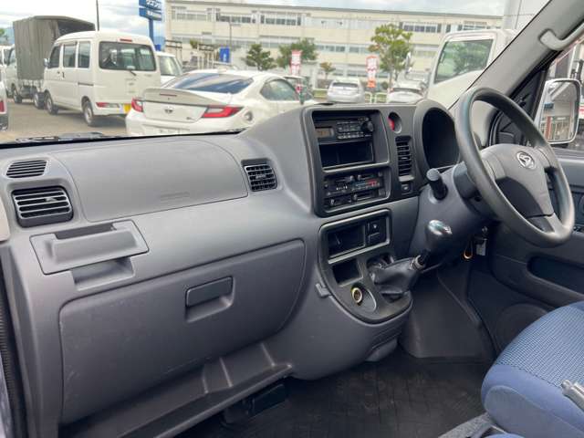 Daihatsu Hijet Cargo 12