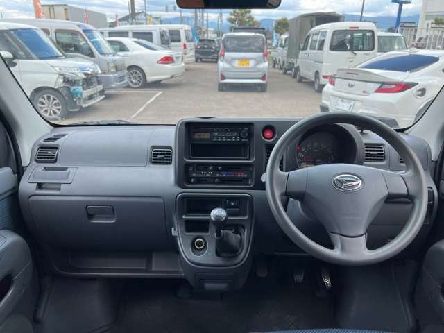 Daihatsu Hijet Cargo 3