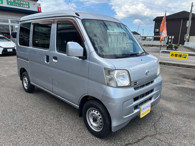 Daihatsu Hijet Cargo 6