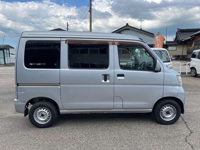 Daihatsu Hijet Cargo 7