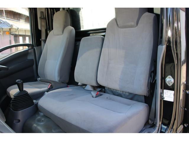 Isuzu Elf 7