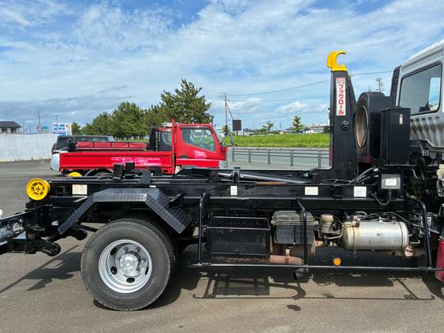 Mitsubishi Fuso Fighter 12