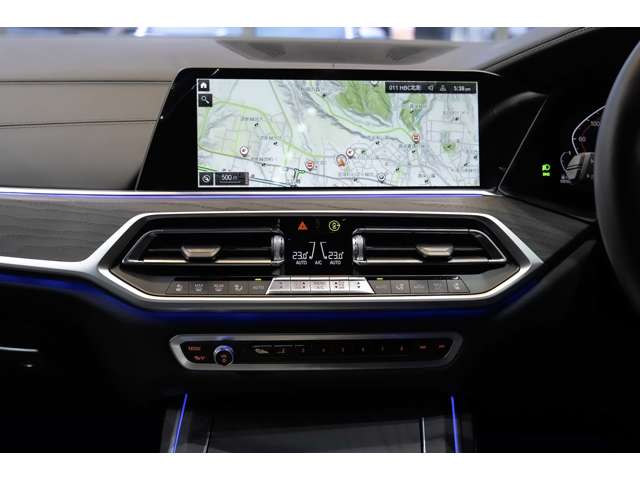 BMW X7 8