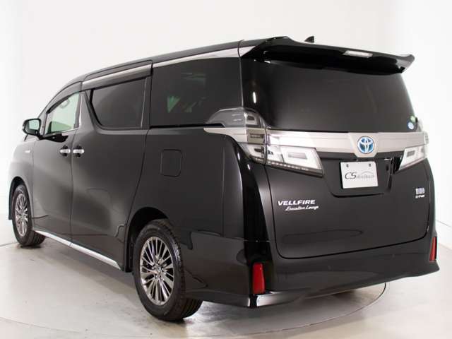 Toyota Vellfire 4