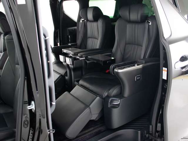 Toyota Vellfire 5
