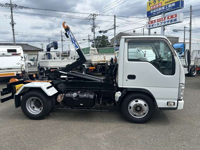 Isuzu Elf 4