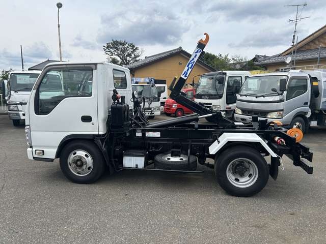 Isuzu Elf 8