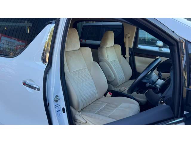 Toyota Alphard 12