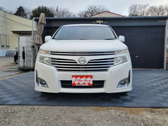 Nissan Elgrand 3
