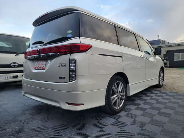 Nissan Elgrand 10