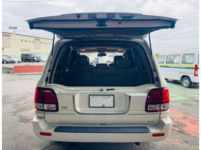 Toyota Land Cruiser Cygnus 11